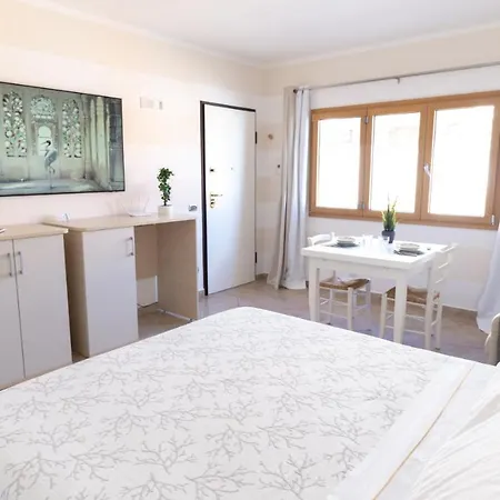 アパートホテル Residence Il Vento E Il Mare パラーウ